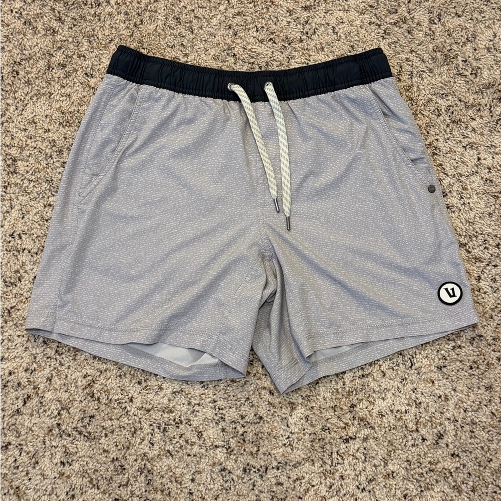 Vuori Light Gray Men's Athletic Kore Shorts 5” Small